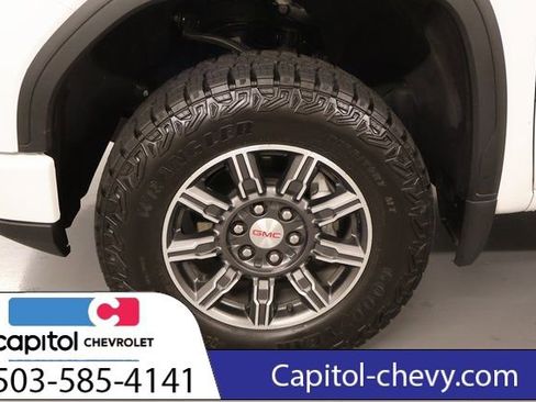 Used 2025 GMC Sierra 1500 AT4 image 10