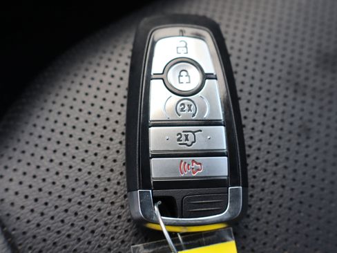 Used 2021 Ford Escape Titanium image 33