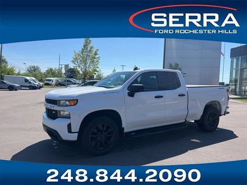 Used 2020 Chevrolet Silverado 1500 Custom w/ Custom Value Package AWD/4WD image 1