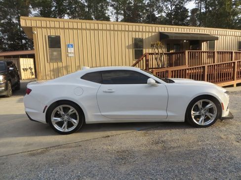 Used 2021 Chevrolet Camaro LT image 5
