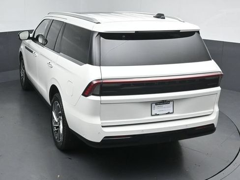 Certified 2025 Lincoln Navigator Reserve AWD/4WD image 52