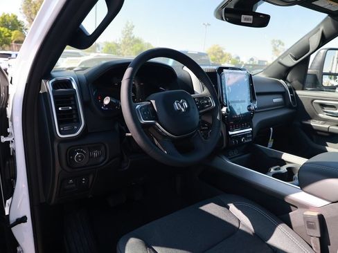 New 2026 RAM 1500 4x4 Crew Cab image 13