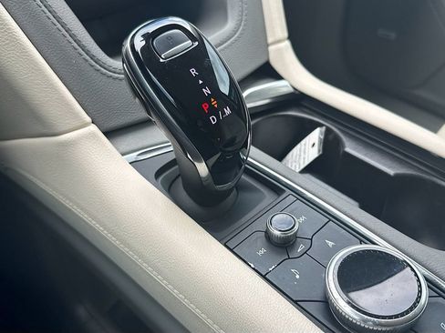 Used 2022 Cadillac XT6 Premium Luxury FWD image 17