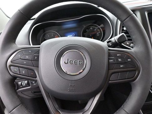 Used 2022 Jeep Cherokee Trailhawk w/ Premium Leather Package AWD/4WD image 18