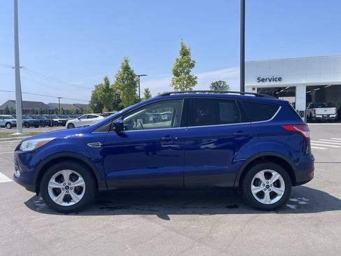 Used 2016 Ford Escape SE w/ Equipment Group 201A FWD image 2