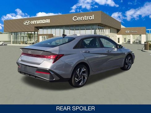 Certified 2025 Hyundai Elantra Sport FWD image 8