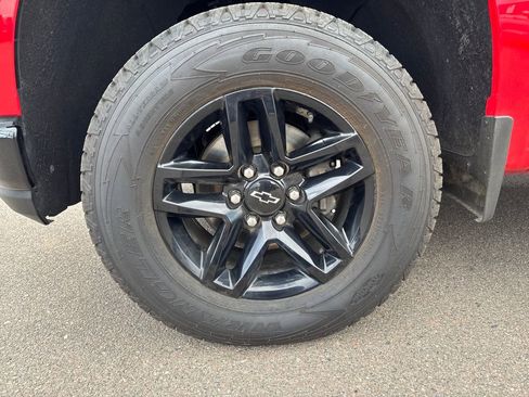 Used 2019 Chevrolet Silverado 1500 LT Trail Boss AWD/4WD image 19