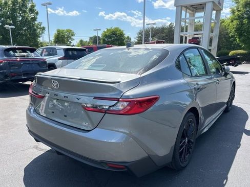 New 2026 Toyota Camry SE FWD image 5