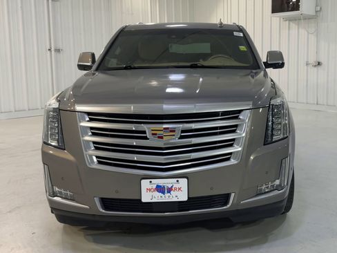 Used 2018 Cadillac Escalade ESV Platinum image 4
