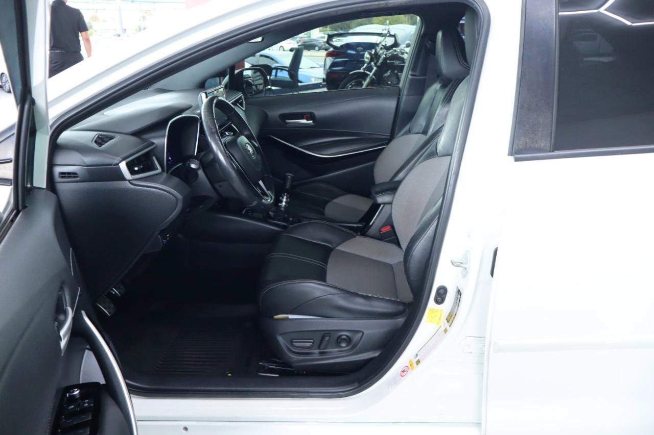Used 2020 Toyota Corolla XSE FWD image 18