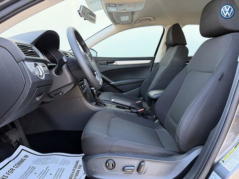 Used 2018 Volkswagen Passat 2.0T S w/ Driver Assistance Package FWD image 18