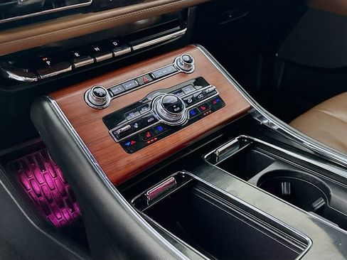 Used 2022 Lincoln Aviator Reserve w/ Equipment Group 201A image 17