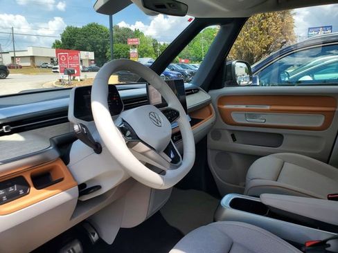 Certified 2025 Volkswagen ID. Buzz 1st Edition RWD image 17