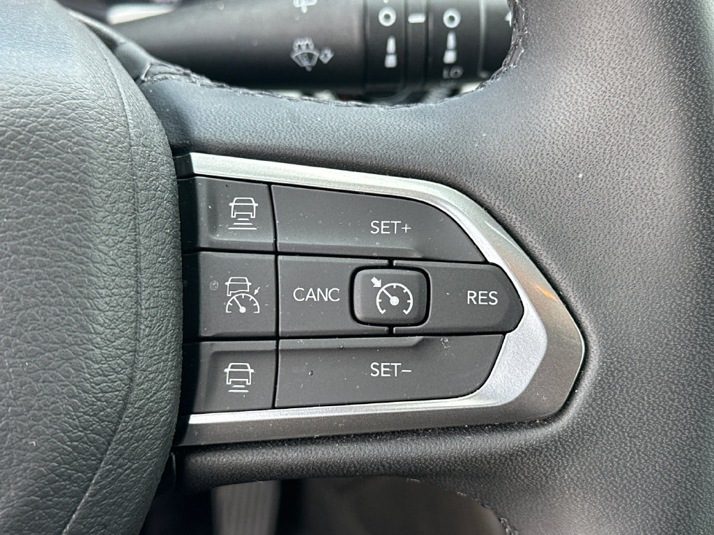 Used 2025 Jeep Compass Limited AWD/4WD image 26