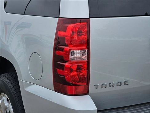 Used 2011 Chevrolet Tahoe LS RWD image 12