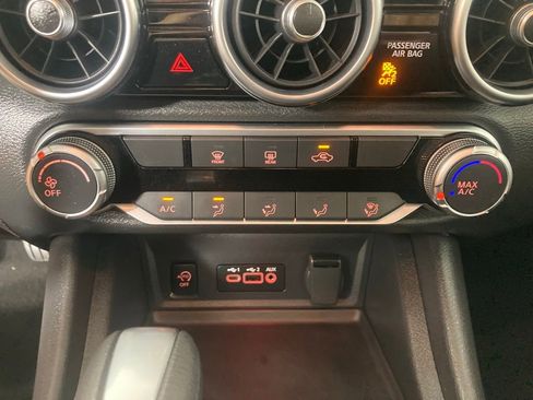 Used 2025 Nissan Sentra SV FWD image 8