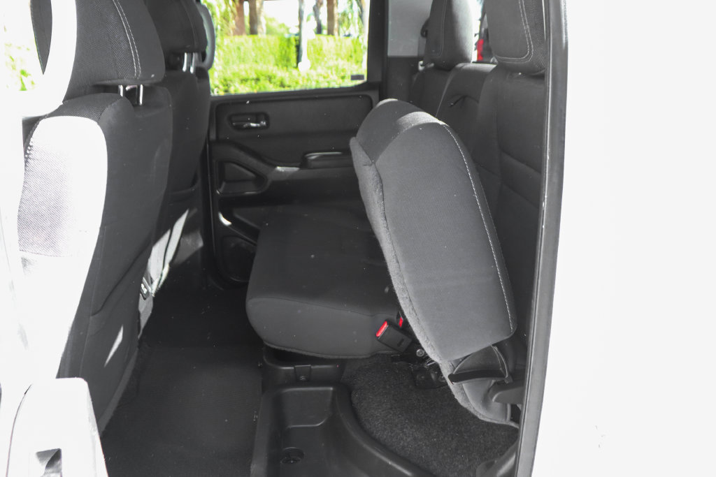 Used 2022 Nissan Frontier SV AWD/4WD image 33