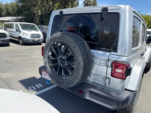 Used 2024 Jeep Wrangler Unlimited Sahara AWD/4WD image 3
