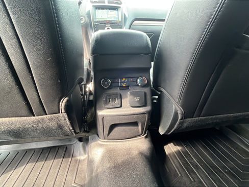 Used 2018 Ford Explorer Limited AWD/4WD image 23