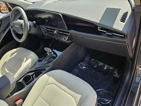 Used 2023 Kia Niro EX FWD image 21