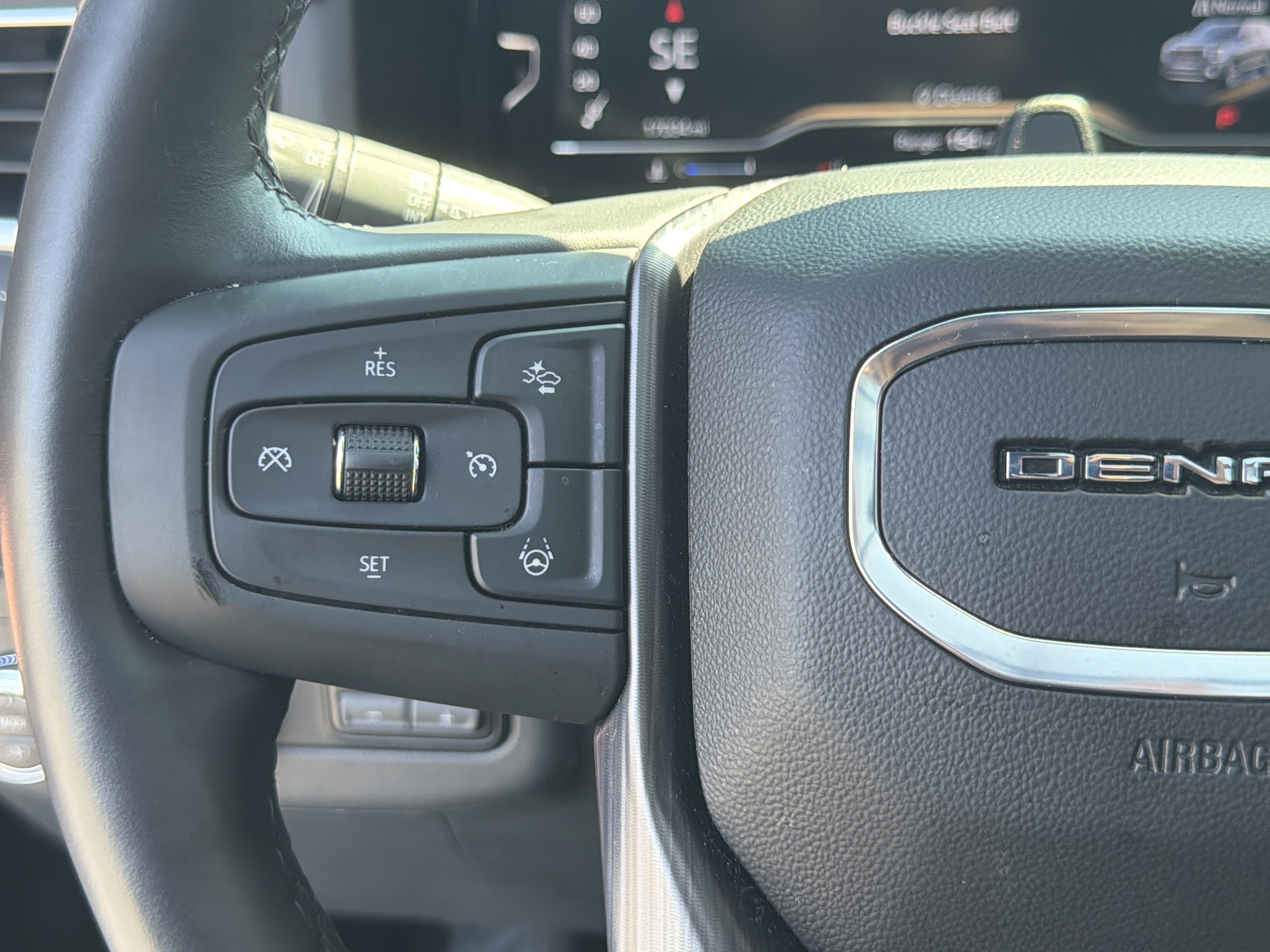 Used 2023 GMC Yukon Denali Ultimate w/ LPO, Floor Liner Package AWD/4WD image 33