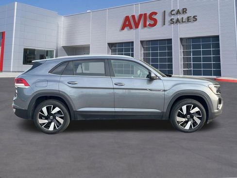 Used 2025 Volkswagen Atlas Cross Sport SE image 5