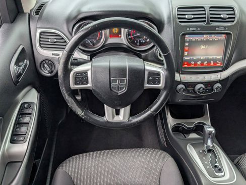 Used 2015 Dodge Journey SXT w/ Flexible Seating Group image 12