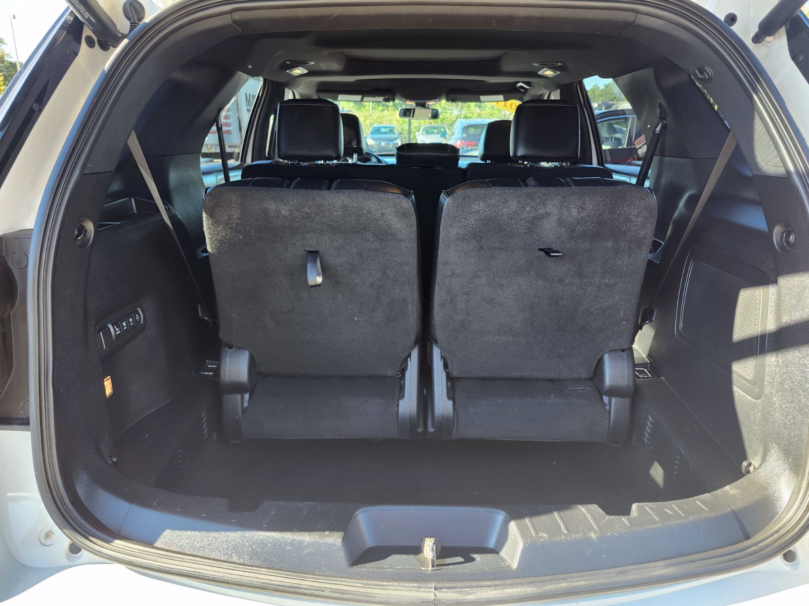Used 2017 Ford Explorer Platinum AWD/4WD image 30