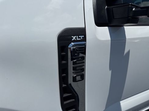 Used 2025 Ford F250 XLT AWD/4WD image 32