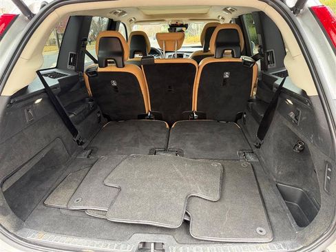Used 2016 Volvo XC90 T8 Inscription w/ Vision Package image 19