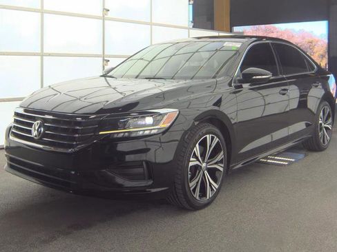 Used 2022 Volkswagen Passat 2.0T SE image 3