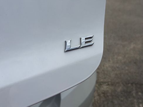 Used 2014 Toyota Venza LE image 31