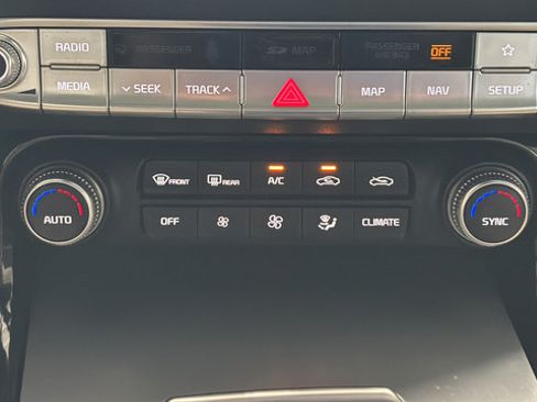 Used 2018 Kia Stinger GT2 AWD/4WD image 18