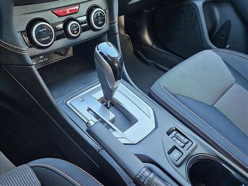 Used 2021 Subaru Crosstrek 2.0i Premium image 12