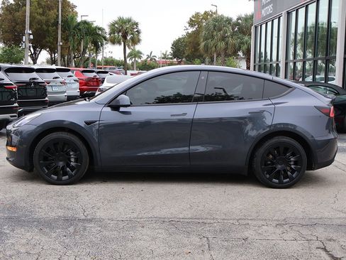 Used 2023 Tesla Model Y Long Range image 17