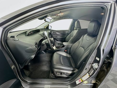 Used 2017 Toyota Prius Prime Advanced image 13