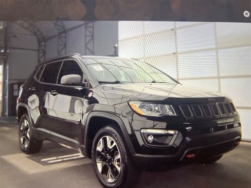 Used 2018 Jeep Compass Trailhawk w/ Navigation Group AWD/4WD image 5