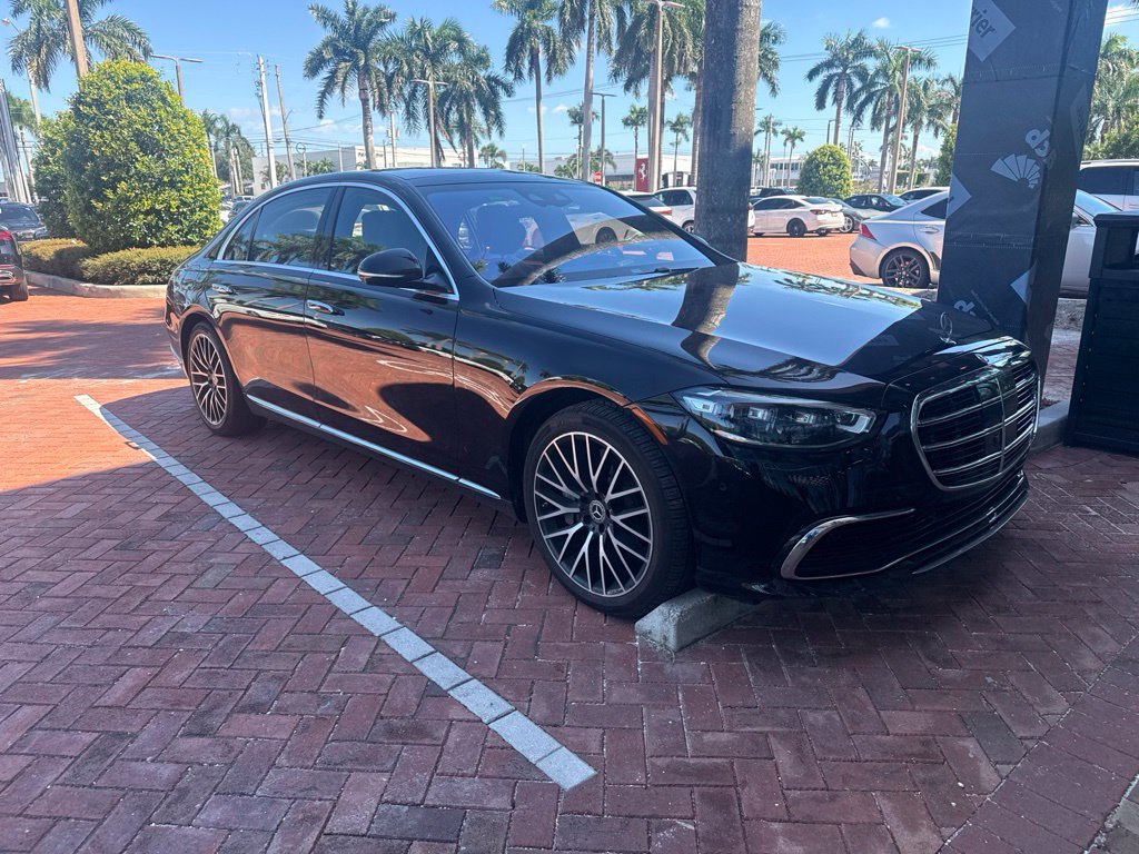 Used 2022 Mercedes-Benz S 500 4MATIC image 1