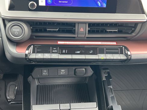 New 2026 Toyota Prius Plug-In Hybrid FWD image 17