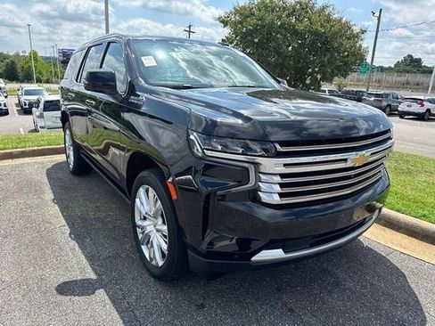 Used 2021 Chevrolet Tahoe High Country w/ Premium Package AWD/4WD image 3