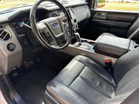 Used 2017 Ford Expedition Platinum AWD/4WD image 14
