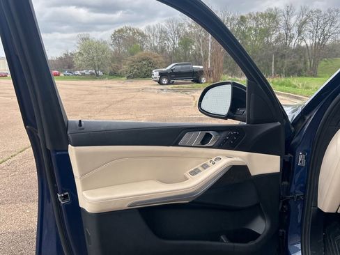 Used 2021 BMW X7 xDrive40i w/ Premium Package 2 image 13