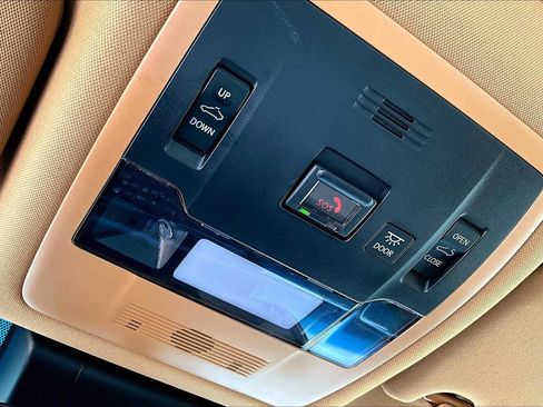 Used 2022 Lexus ES 300h w/ Premium Package FWD image 34