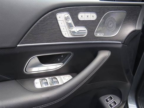 Used 2025 Mercedes-Benz GLE 450e 4MATIC w/ Driver Assistance Package image 9