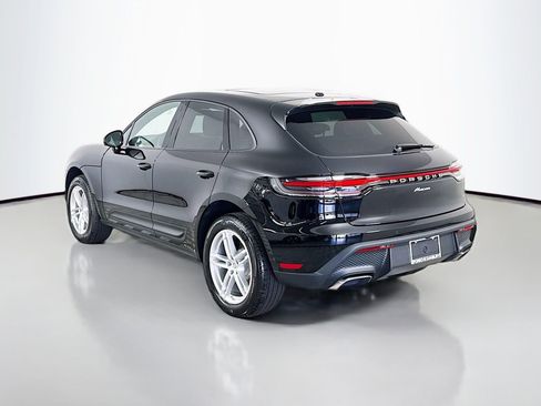 Certified 2025 Porsche Macan image 3