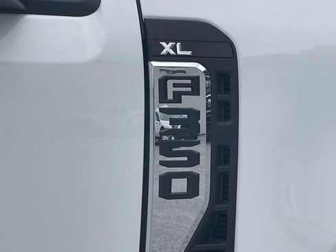 New 2025 Ford F350 XL w/ XL Chrome Package image 19