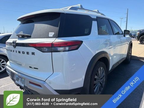 Used 2023 Nissan Pathfinder SL w/ SL Premium Package image 7