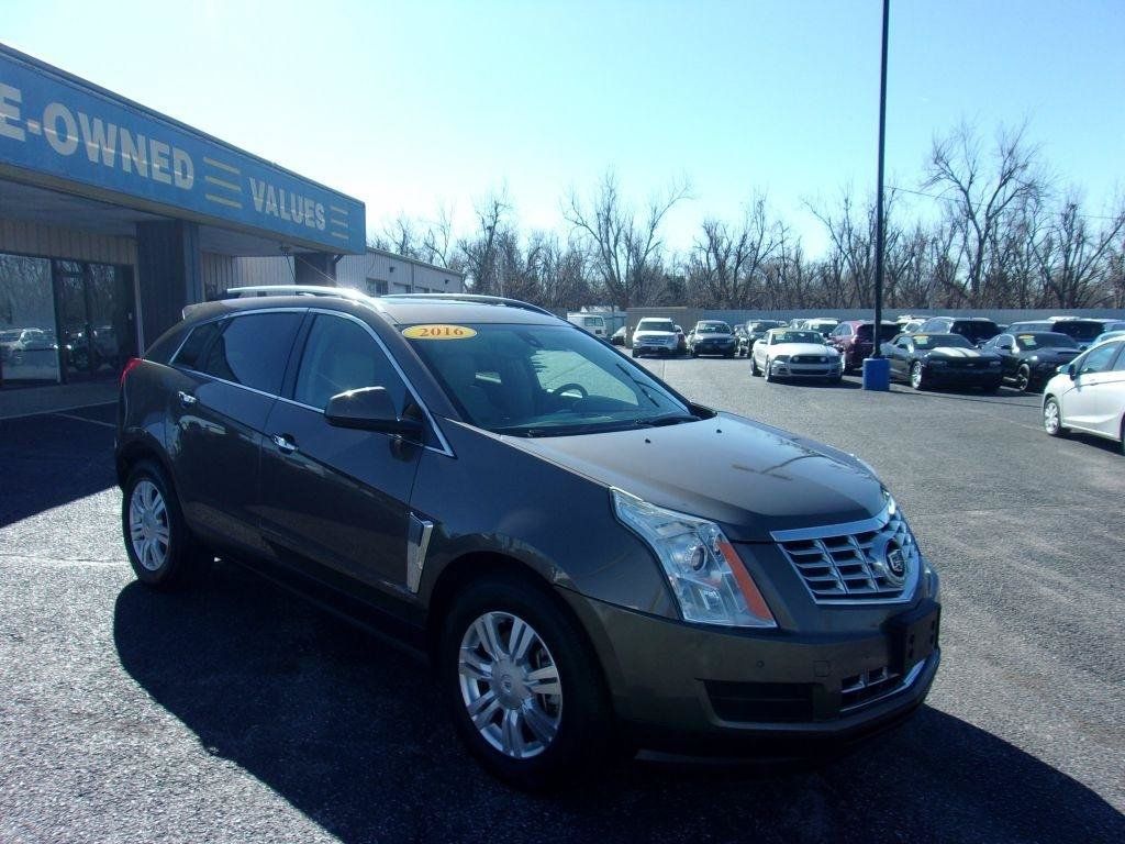 Used 2016 Cadillac SRX Luxury w/ Driver Awareness Package FWD image 3