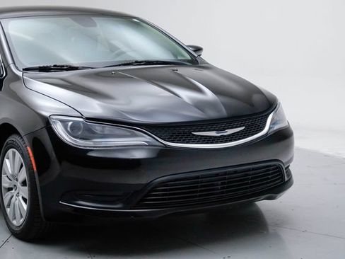 Used 2016 Chrysler 200 LX FWD image 10