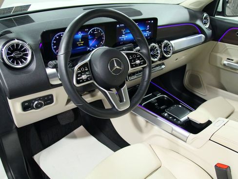 Certified 2023 Mercedes-Benz GLB 250 4MATIC image 6